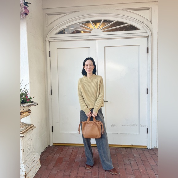 Meet your Posher, Stephanie - Picture 6 of 6